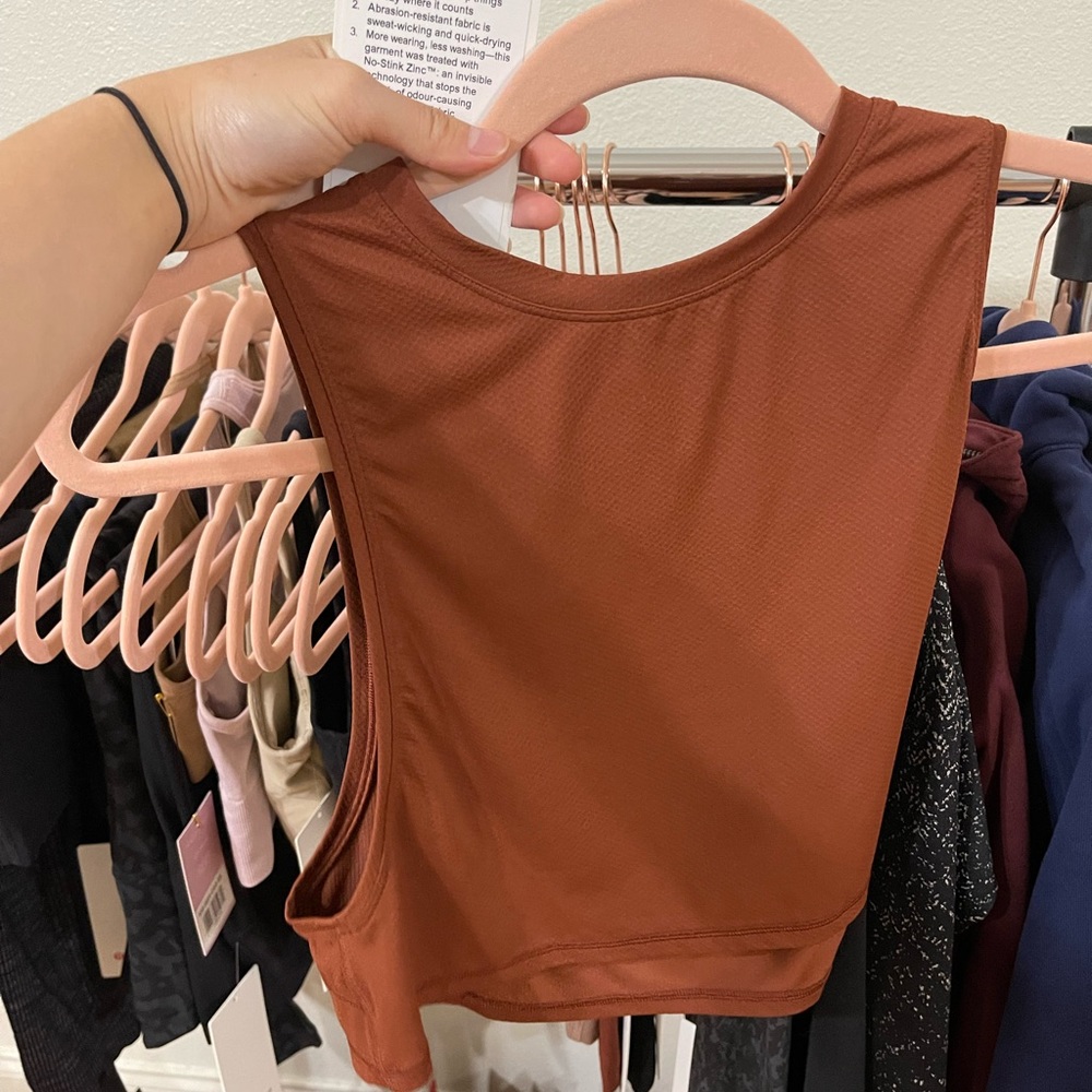dark terrecotta muscle love lululemon crop